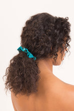 Charger l'image dans la galerie, Model Front: Rio De Sol Chouchou Rain Scrunchie