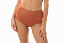 Charger l'image dans la galerie, Model Front: Rio De Sol Bas Calcinha Radiante Canela Hot Pant