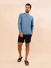 Charger l'image dans la galerie, Model Front: Uv Line T-Shirt Longsleeve Uvpro Masc Indigo Upf50+