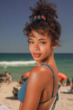 Charger l'image dans la galerie, Model Front: Rio De Sol Chouchou Luma Scrunchie