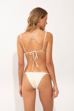 Charger l'image dans la galerie, Model Back: Rio De Sol Ensemble Set Malibu-Natural Lia-Noa Essential-Noa