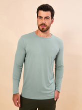 Charger l'image dans la galerie, Model Front: Uv Line T-Shirt Longsleeve New Fit Masc Verde Agua Upf50+