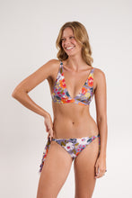 Charger l'image dans la galerie, Model Front: Rio De Sol Haut Top Garden-Flower Alba