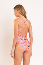 Charger l'image dans la galerie, Model Back: Rio De Sol Une Pièce Sweet-Camo Julia