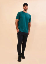 Charger l'image dans la galerie, Model Front: Uv Line T-Shirt Pour Homme T-Shirt New Fit Masc Petroleo Upf50+