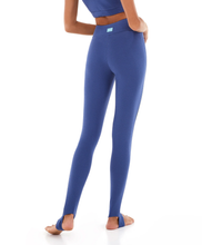 Charger l'image dans la galerie, Model Back: Alto Giro Fitness Bas Legging Staff Com Tule E Silk Azul Movement
