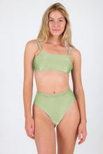 Charger l'image dans la galerie, Model Front: Rio De Sol Ensemble Set Oliva Bandeau-Reto Hotpants