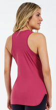 Charger l'image dans la galerie, Model Back: Alto Giro Fitness Haut Regata Skin Fit Alongada Gola V Rosa