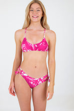 Charger l'image dans la galerie, Model Front: Rio De Sol Ensemble Set Pink-Palms Bralette Madrid