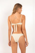 Charger l'image dans la galerie, Model Back: Rio De Sol Haut Top Brisa-Offwhite Juliette