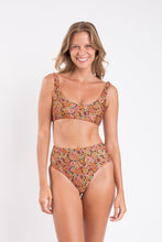Charger l'image dans la galerie, Model Front: Rio De Sol Bas Bottom Bouquet Hotpants
