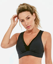 Charger l'image dans la galerie, Model Front: Alto Giro Fitness Haut Top Up Co2 Com Recortes Atlanta Preto