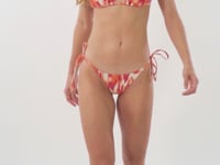 Charger et lire la vidéo dans la visionneuse de la Galerie, Video: Rio De Sol Ensemble Set Mirage Tri-Inv Cheeky-Tie