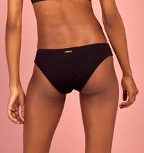 Charger l'image dans la galerie, Model Back: Saha Bas Bottom Amaya Black Utopian
