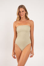 Charger l'image dans la galerie, Model Front: Rio De Sol Une Pièce Brisa-Pistache Tube-Op
