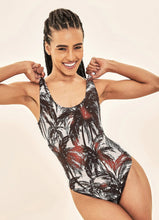 Charger l'image dans la galerie, Model Front: Uv Line Une Pièce Swimsuit Coqueiros Bege Upf50+

