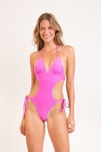 Charger l'image dans la galerie, Model Front: Rio De Sol Une Pièce Vita-Pink Trikini
