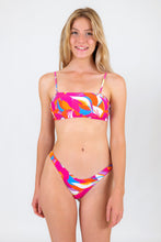 Charger l'image dans la galerie, Model Front: Rio De Sol Ensemble Set Antelope Bandeau-Reto High-Leg
