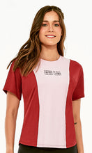 Charger l'image dans la galerie, Model Front: Alto Giro Fitness Haut T-Shirt Skin Fit Energy Flows Rosa
