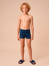 Charger l'image dans la galerie, Model Front: Uv Line Maillot De Bain Garçon Swim Trunks Kids Pirates Fun Upf50+
