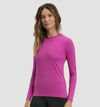 Charger l'image dans la galerie, Model Front: Uv Line T-Shirt Longsleeve Uvpro Fem Pink Upf50+
