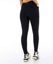 Charger l'image dans la galerie, Model Back: Alto Giro Fitness Bas Legging Unique Recortes Preto
