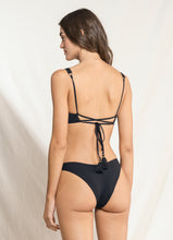 Charger l'image dans la galerie, Model Back: Maaji Haut Top Victory Splendour Black
