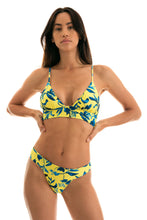 Charger l'image dans la galerie, Model Front: Rio De Sol Bas Bottom Lemon Flower Tri Cos
