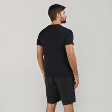 Charger l'image dans la galerie, Model Back: Uv Line Fitness Haut Sport Fit Mas Preto Upf50+
