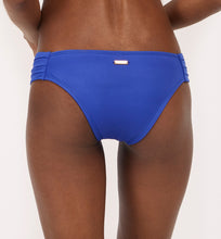 Charger l'image dans la galerie, Model Back: Saha Bas Bottom Cocora Lulo
