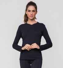 Charger l'image dans la galerie, Model Front: Uv Line Fitness Haut Sport Fit Preto Fem
