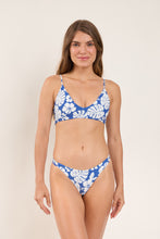 Charger l'image dans la galerie, Model Front: Wednesday In Hawaii By Rio De Sol Ensemble Set Pua-Pacifica Hana Sunset
