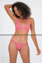 Charger l'image dans la galerie, Model Front: Rio De Sol Ensemble Set Confetti Halter-Cos Leblon-Fio
