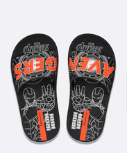 Charger l'image dans la galerie, Model Front: Ipanema Tongs Ipanema Avengers Slide Preto Cinza Laranja
