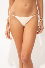 Charger l'image dans la galerie, Gallery: Rio De Sol Bas Bottom Malibu-Natural Cheeky-Tie

