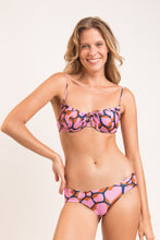 Charger l'image dans la galerie, Model Front: Rio De Sol Haut Top Amore-Pink Balconet-Tie
