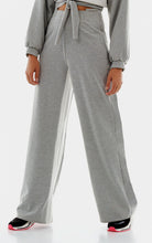 Charger l'image dans la galerie, Model Front: Alto Giro Fitness Bas Calca Bicolore Pantalona Cinza
