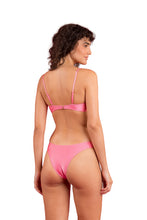 Charger l'image dans la galerie, Model Back: Rio De Sol Ensemble Set Shimmer-Confetti Bandeau-Joy Essential
