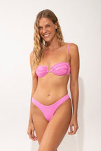 Charger l'image dans la galerie, Model Front: Rio De Sol Haut Top Crespinho-Rosa Zaya
