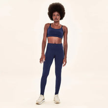Charger l'image dans la galerie, Model Front: Uv Line Fitness Bas Legging Fit Aspen Navy Blue Upf50+
