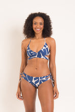 Charger l'image dans la galerie, Model Front: Rio De Sol Bas Bottom Pottery Madrid
