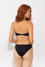 Charger l'image dans la galerie, Model Back: Rio De Sol Bas Bottom Solar-Black Essential-Comfy
