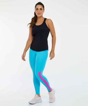 Charger l'image dans la galerie, Model Front: Alto Giro Fitness Haut Regata Skin Fit Tule E Laser Preto
