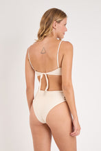 Charger l'image dans la galerie, Model Back: Rio De Sol Haut Top Malibu-Natural Bandeau-Iris

