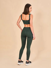 Charger l'image dans la galerie, Model Back: Uv Line Fitness Bas Legging Fit Aspen Green Cactus Upf50+

