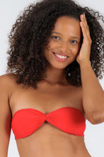 Charger l'image dans la galerie, Gallery: Rio De Sol Haut Top Rouge Twist
