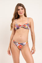 Charger l'image dans la galerie, Model Front: Rio De Sol Haut Top Garden-Flower Bandeau-Joy
