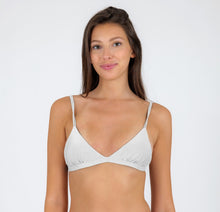Charger l'image dans la galerie, Model Front: Rio De Sol Haut Top Shimmer-White Tri-Fixo
