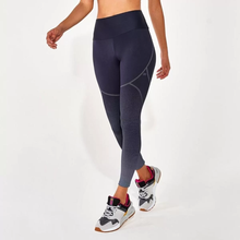 Charger l'image dans la galerie, Model Front: Alto Giro Fitness Bas Legging Hyper Ag Graphic Degrade Preto
