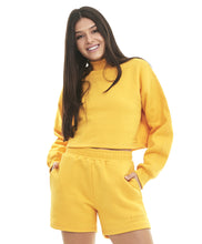 Charger l'image dans la galerie, Model Front: Alto Giro Fitness Haut Cropped M3Cbs Gola Alta Amarelo Amber
